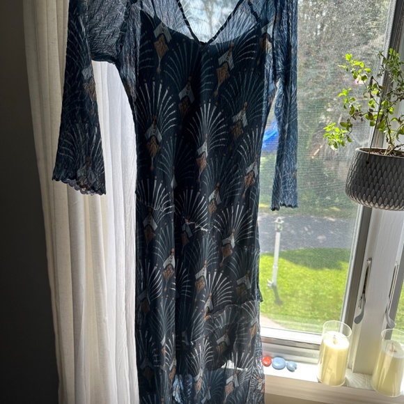 Dress - Picture 4 of 8